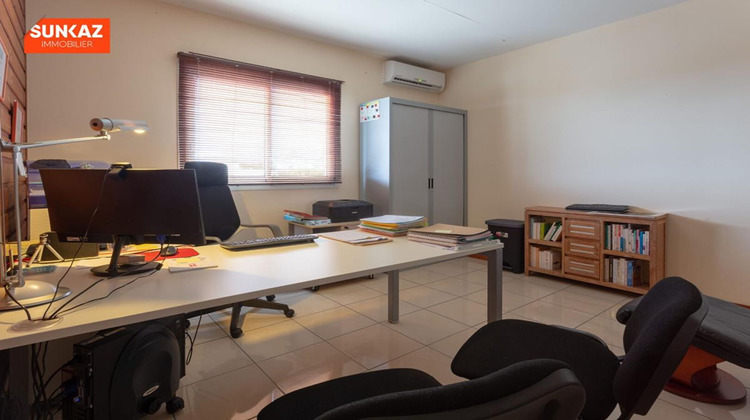 Ma-Cabane - Location Local commercial SAINT PIERRE, 66 m²