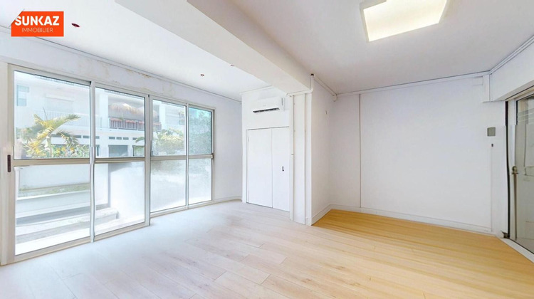 Ma-Cabane - Location Local commercial SAINT PIERRE, 87 m²