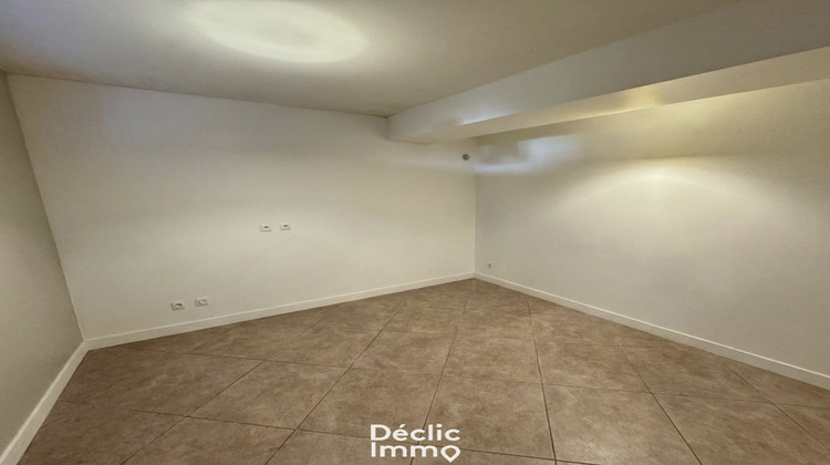 Ma-Cabane - Location Local commercial SAINT-PIERRE-DES-CORPS, 66 m²