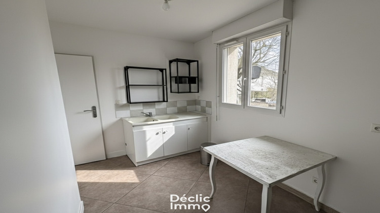 Ma-Cabane - Location Local commercial SAINT-PIERRE-DES-CORPS, 66 m²