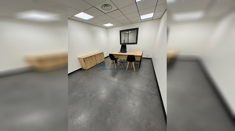 Ma-Cabane - Location Local commercial Saint-Pierre-du-Mont, 15 m²