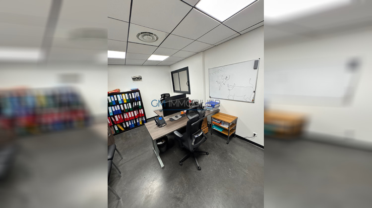 Ma-Cabane - Location Local commercial Saint-Pierre-du-Mont, 15 m²