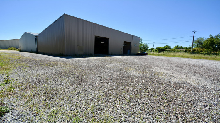 Ma-Cabane - Location Local commercial Saint-Pourçain-sur-Sioule, 1623 m²