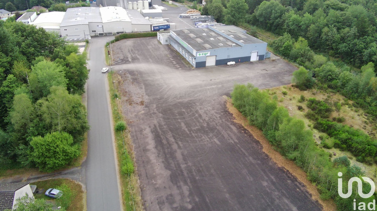 Ma-Cabane - Location Local commercial Saint-Priest-de-Gimel, 1888 m²