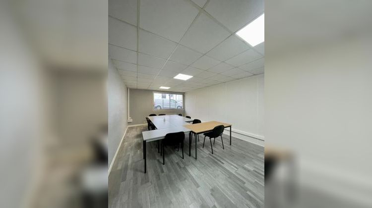 Ma-Cabane - Location Local commercial Saint-Quentin, 86 m²