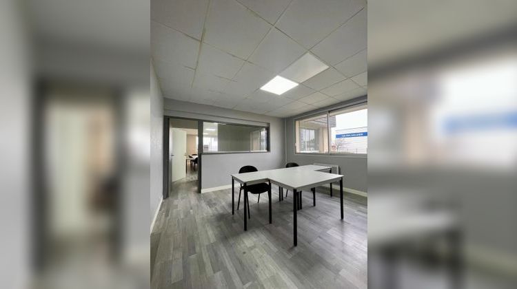 Ma-Cabane - Location Local commercial Saint-Quentin, 86 m²