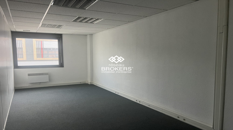 Ma-Cabane - Location Local commercial Saint-Quentin-Fallavier, 60 m²