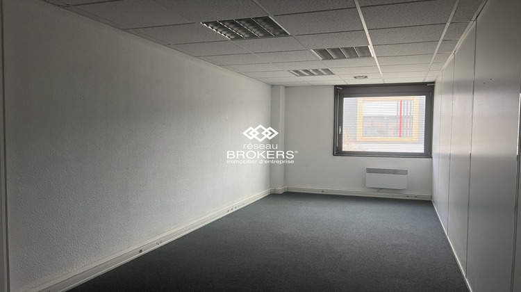 Ma-Cabane - Location Local commercial Saint-Quentin-Fallavier, 60 m²