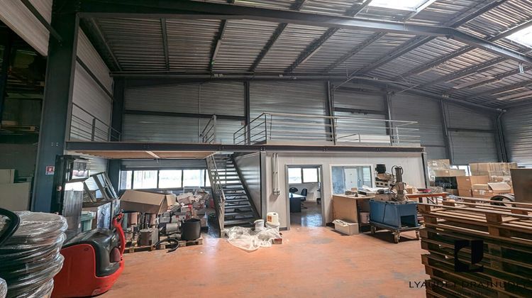 Ma-Cabane - Location Local commercial SAINT-ROMAIN-LA-MOTTE, 750 m²