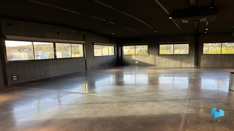 Ma-Cabane - Location Local commercial Saint-Saturnin, 1750 m²