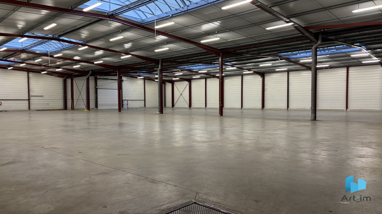 Ma-Cabane - Location Local commercial Saint-Saturnin, 2400 m²