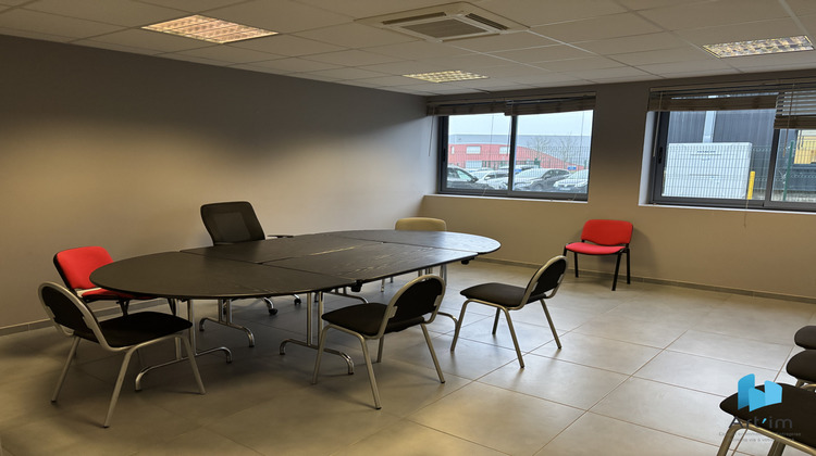 Ma-Cabane - Location Local commercial Saint-Saturnin, 2400 m²