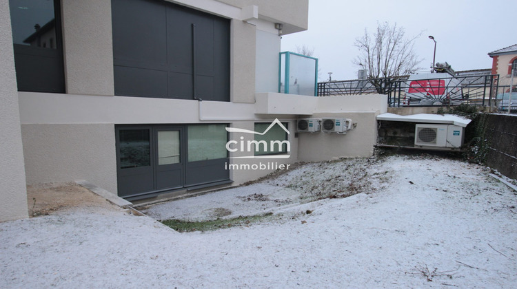 Ma-Cabane - Location Local commercial Saint-Siméon-de-Bressieux, 86 m²