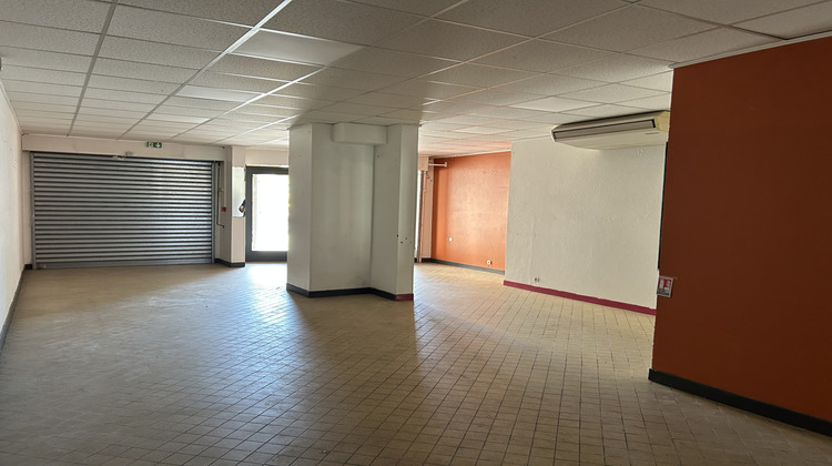 Ma-Cabane - Location Local commercial Saint-Trivier-de-Courtes, 66 m²