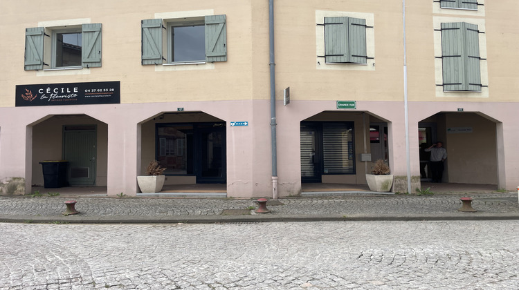 Ma-Cabane - Location Local commercial Saint-Trivier-de-Courtes, 66 m²