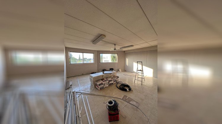 Ma-Cabane - Location Local commercial SAINT-VICTORET, 33 m²