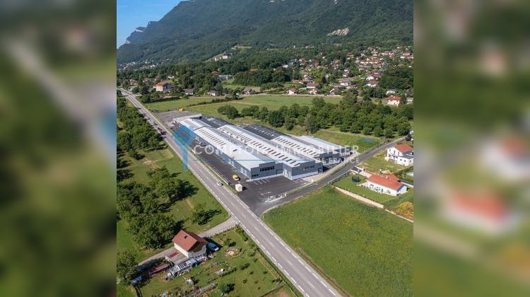 Ma-Cabane - Location Local commercial Saint-Vincent-de-Mercuze, 300 m²