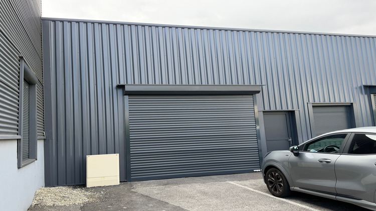 Ma-Cabane - Location Local commercial Saint-Vincent-de-Mercuze, 115 m²