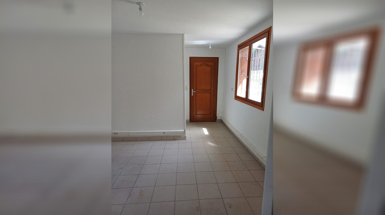 Ma-Cabane - Location Local commercial SAINT VINCENT DE MERCUZE, 600 m²