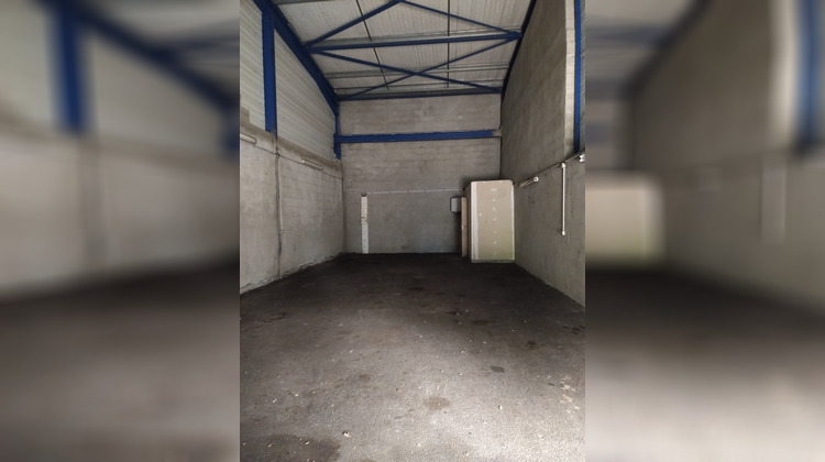 Ma-Cabane - Location Local commercial SAINT VINCENT DE MERCUZE, 90 m²