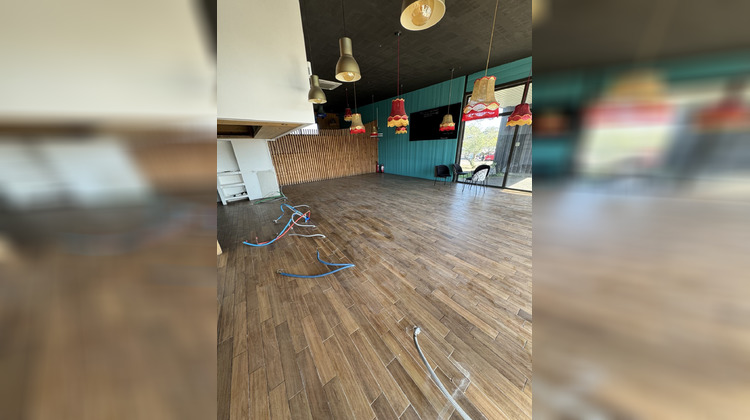 Ma-Cabane - Location Local commercial Saint-Vincent-de-Tyrosse, 170 m²
