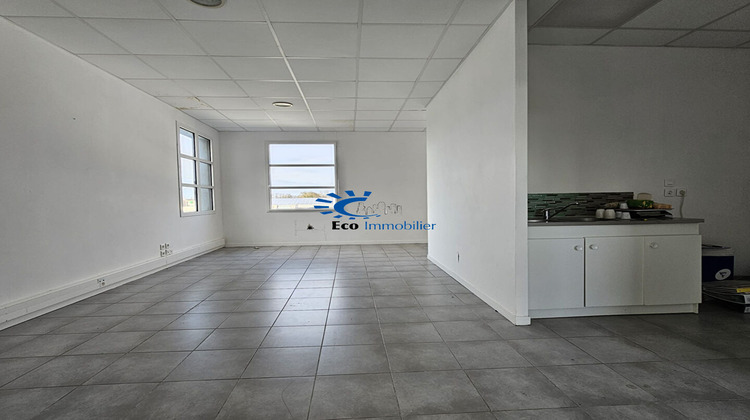 Ma-Cabane - Location Local commercial SAINT-VIVIEN, 60 m²