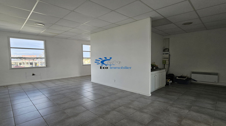 Ma-Cabane - Location Local commercial SAINT-VIVIEN, 75 m²