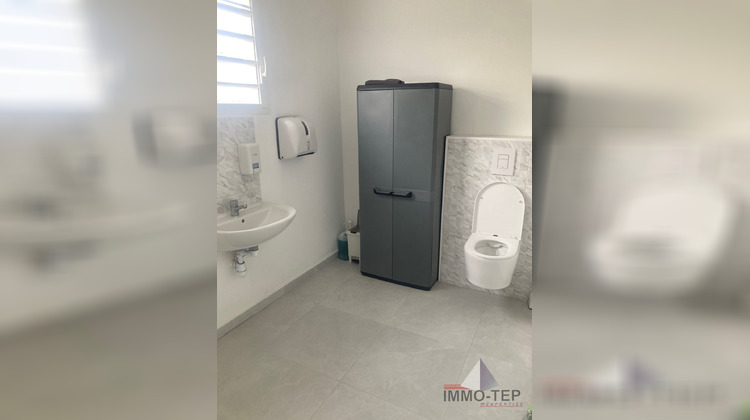 Ma-Cabane - Location Local commercial Sainte-Anne, 27 m²