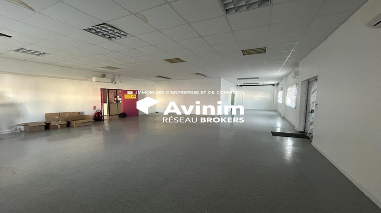 Ma-Cabane - Location Local commercial Sainte-Foy-d'Aigrefeuille, 1160 m²