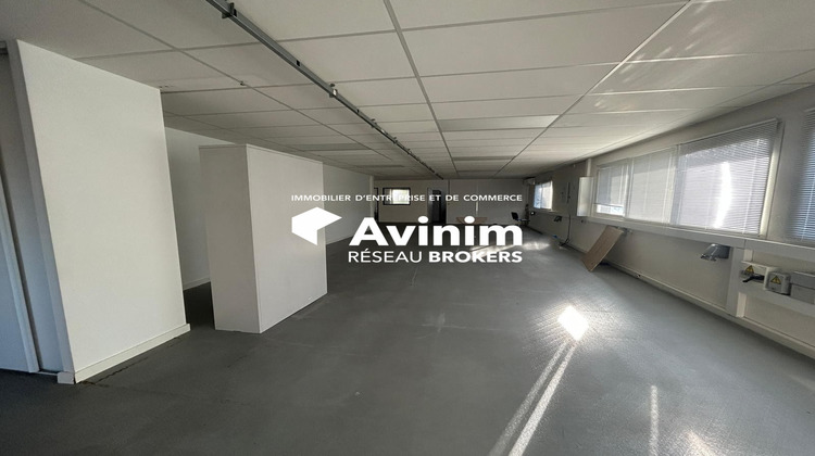 Ma-Cabane - Location Local commercial Sainte-Foy-d'Aigrefeuille, 1160 m²