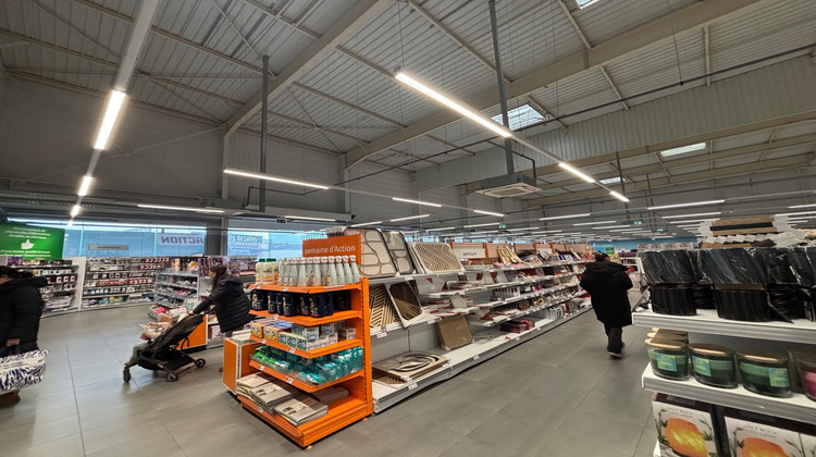 Ma-Cabane - Location Local commercial Sainte-Geneviève-des-Bois, 2046 m²