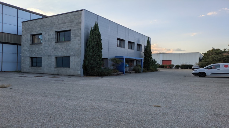 Ma-Cabane - Location Local commercial SAINTE HELENE DU LAC, 2000 m²