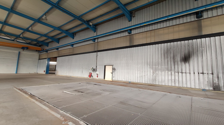 Ma-Cabane - Location Local commercial SAINTE HELENE DU LAC, 2000 m²