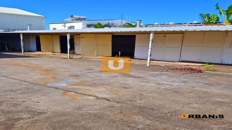 Ma-Cabane - Location Local commercial Sainte-Marie, 880 m²