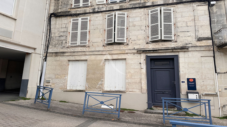 Ma-Cabane - Location Local commercial SAINTES, 90 m²