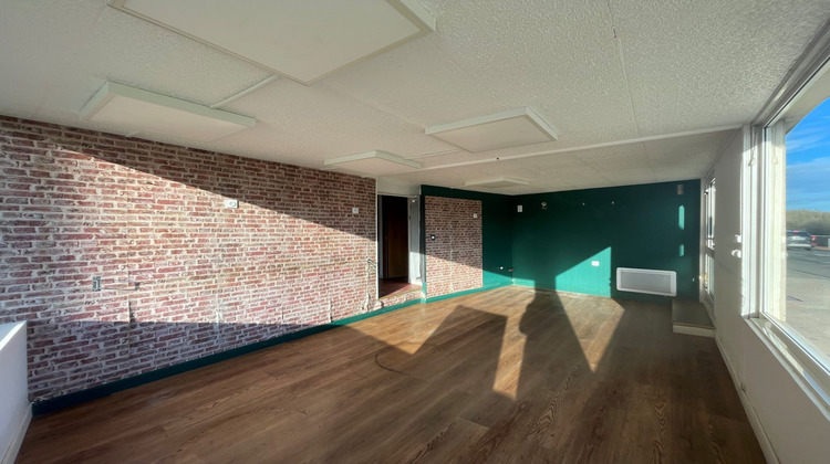 Ma-Cabane - Location Local commercial Saintes, 36 m²