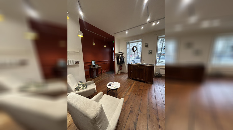 Ma-Cabane - Location Local commercial Saintes, 70 m²