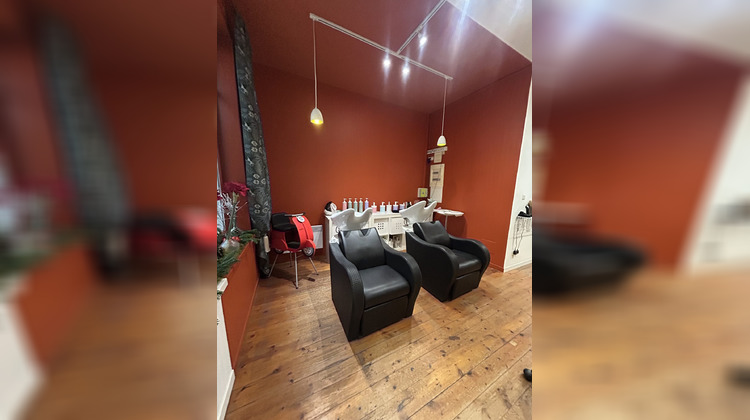 Ma-Cabane - Location Local commercial Saintes, 70 m²