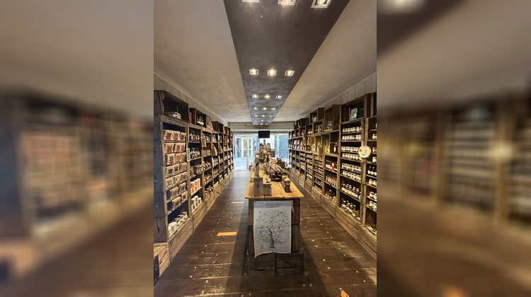 Ma-Cabane - Location Local commercial Saintes, 30 m²