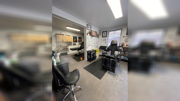 Ma-Cabane - Location Local commercial Saintes, 43 m²