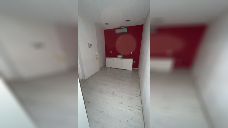 Ma-Cabane - Location Local commercial SALON-DE-PROVENCE, 107 m²