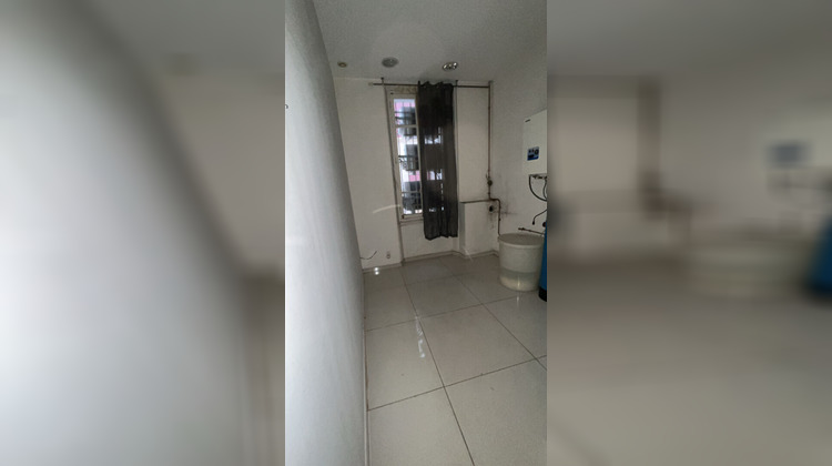 Ma-Cabane - Location Local commercial SALON-DE-PROVENCE, 107 m²