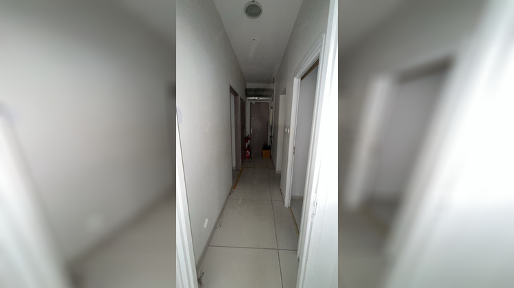 Ma-Cabane - Location Local commercial SALON-DE-PROVENCE, 107 m²