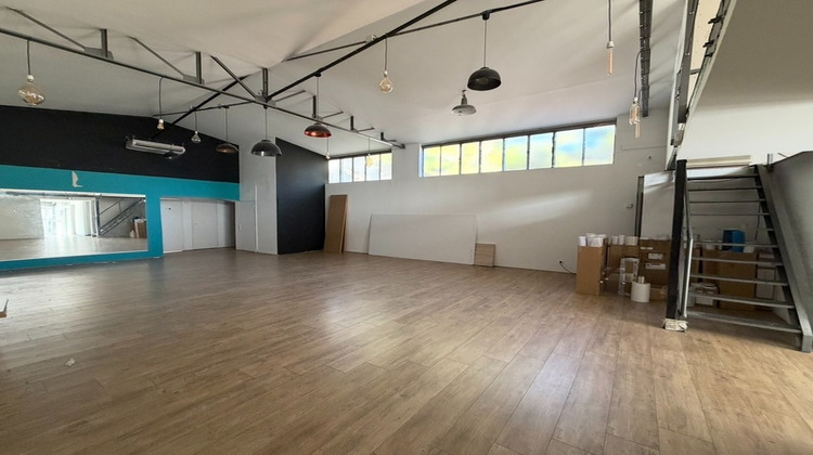 Ma-Cabane - Location Local commercial SALON DE PROVENCE, 187 m²