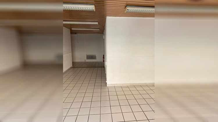 Ma-Cabane - Location Local commercial SALON-DE-PROVENCE, 42 m²