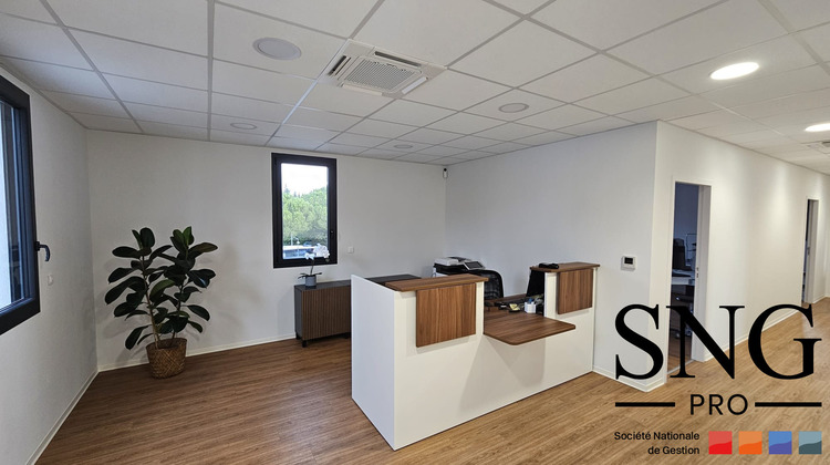 Ma-Cabane - Location Local commercial Salon-de-Provence, 138 m²