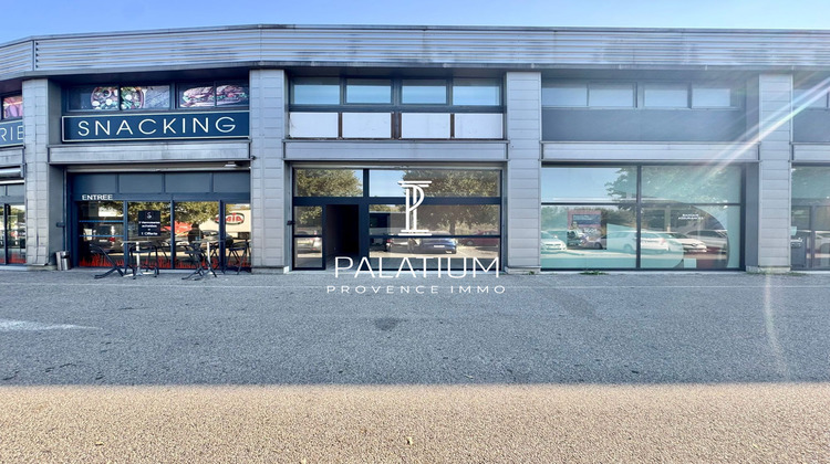 Ma-Cabane - Location Local commercial Salon-de-Provence, 200 m²
