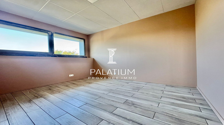 Ma-Cabane - Location Local commercial Salon-de-Provence, 200 m²