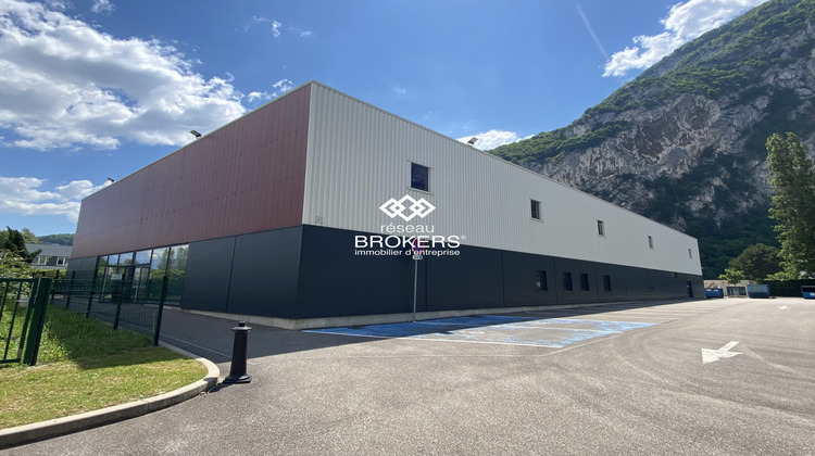 Ma-Cabane - Location Local commercial Sassenage, 2358 m²