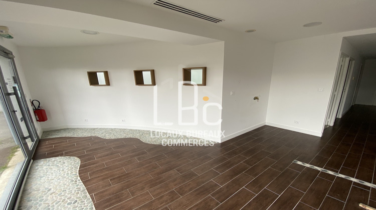 Ma-Cabane - Location Local commercial Sautron, 105 m²